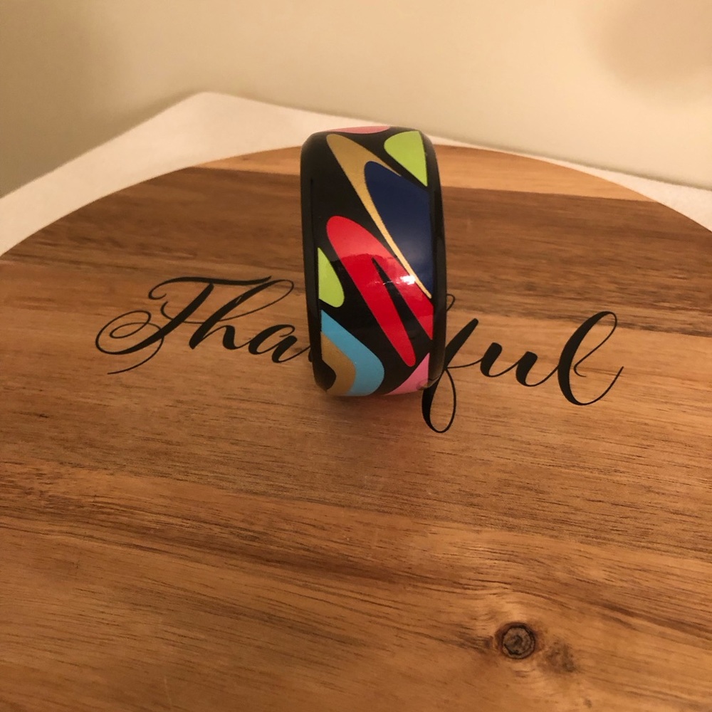 Black Plastic? Acrylic? Bracelet - Picture 3 of 4